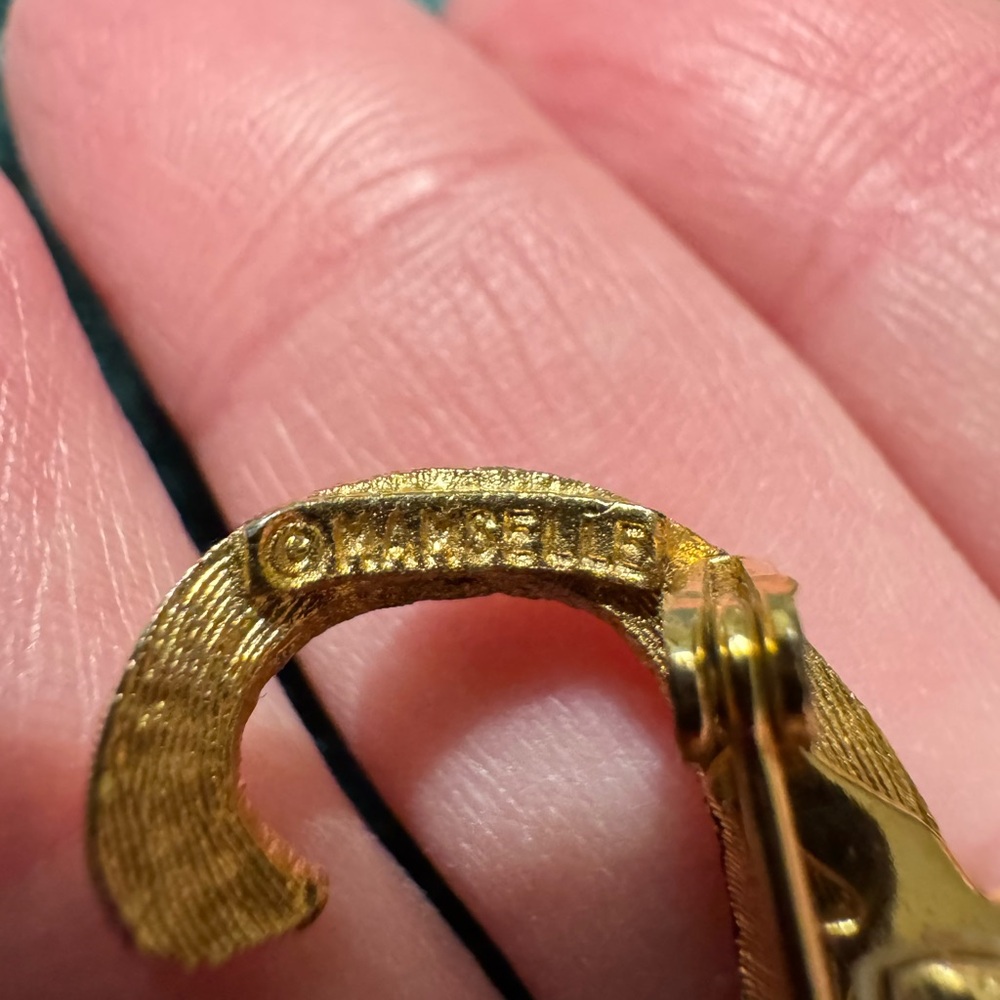 Mamselle Vintage Letter C Brooch - Picture 4 of 4